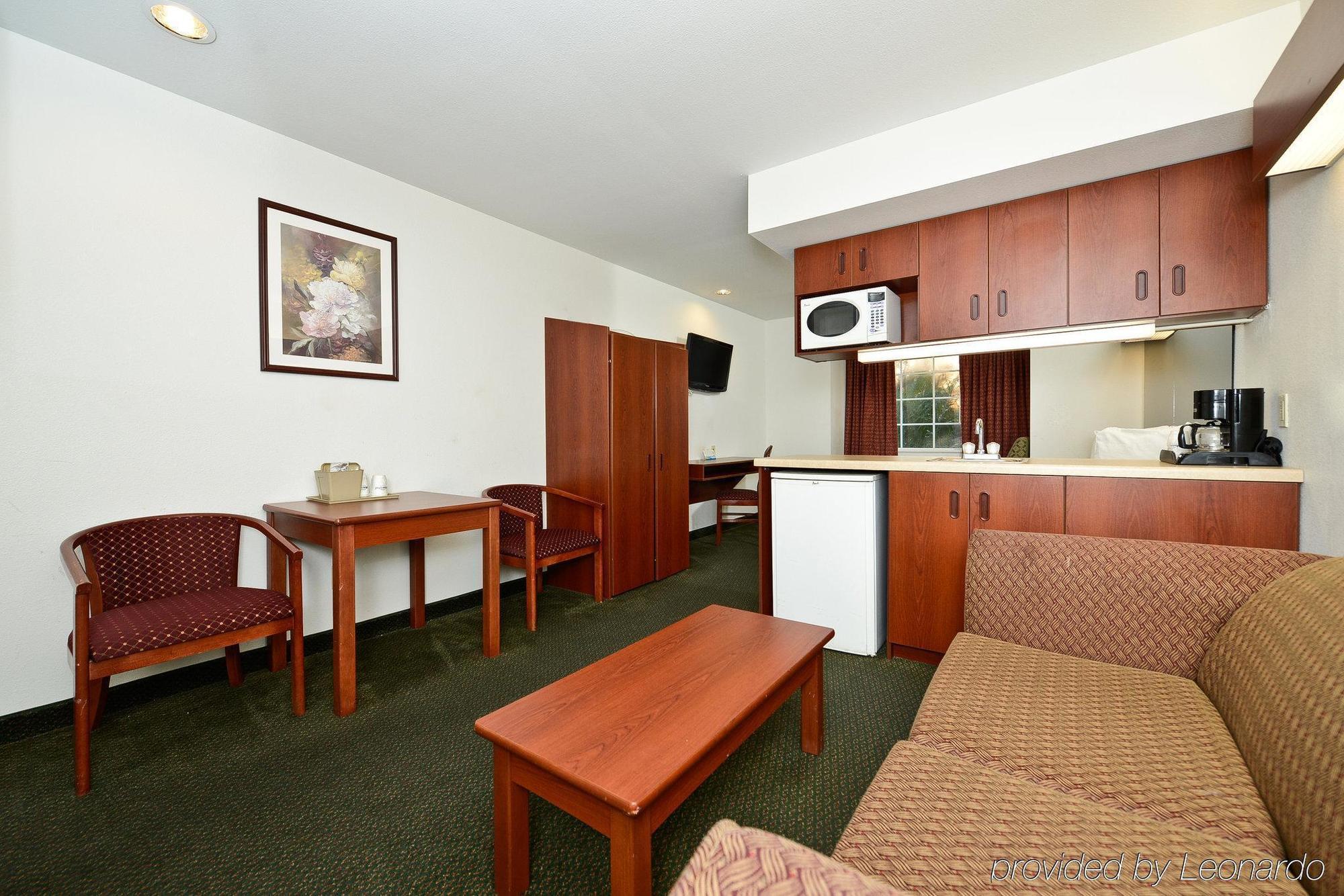 Americas Best Value Inn Lake Charles Interstate 210 Zewnętrze zdjęcie