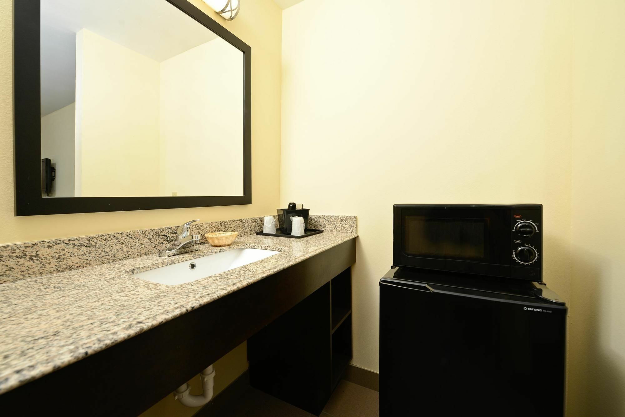 Americas Best Value Inn Lake Charles Interstate 210 Pokój zdjęcie